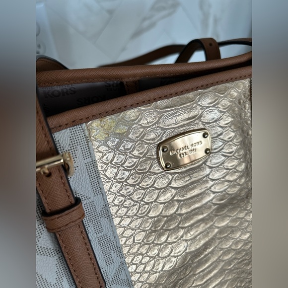 Michael Kors Large Jet Set Tote with Gold Python Embossing - Picture 3 of 15